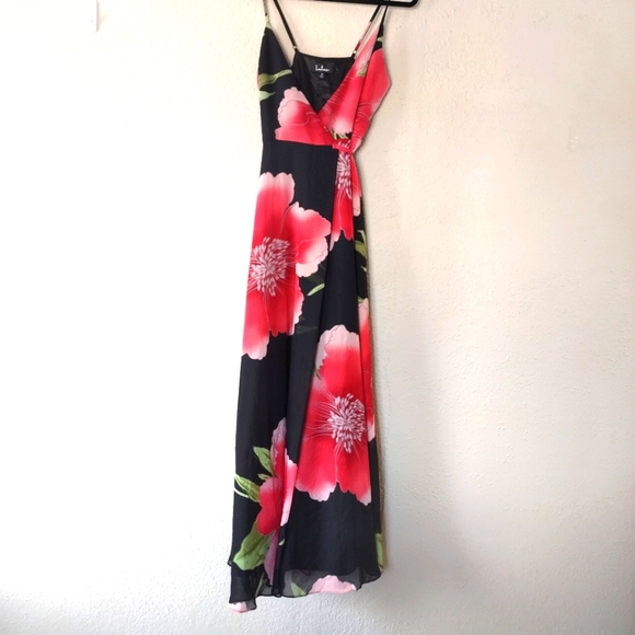Lulu's maxi length wrap dress bold floral size Medium - Picture 4 of 12